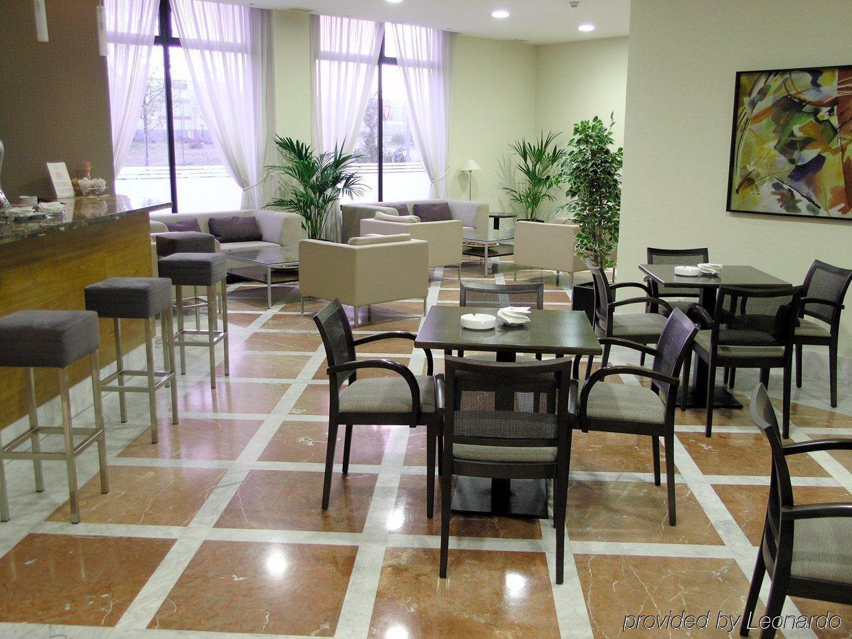 Th Boadilla Ξενοδοχείο Boadilla del Monte Εστιατόριο φωτογραφία